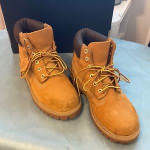 GIRL’S TIMBERLAND CLASSIC BOOTS